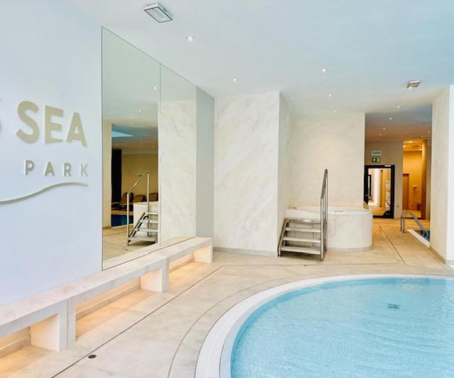Let'S Sea - 2 Bedroom - Premium Baltic Apartment With Front Sea View Garden And Spa Access Gąski Exteriör bild